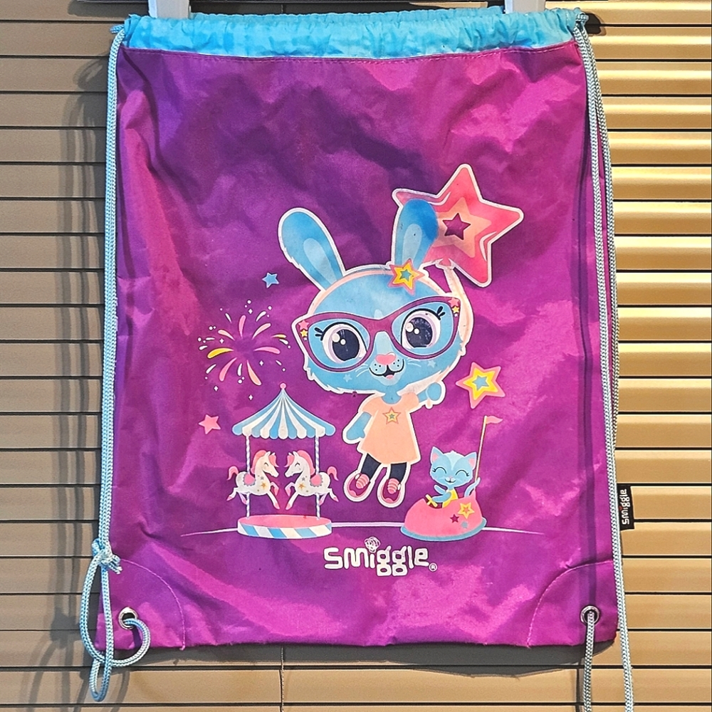 Smiggle preloved drawstring bag sport for school sports, swimming, football etc - Picture 1 of 17